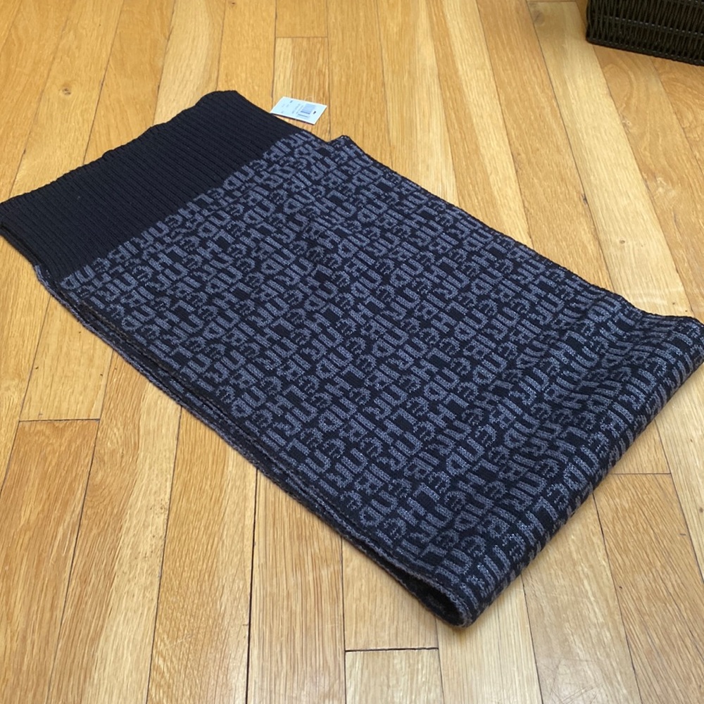 Henri Bendel Scarf NWT